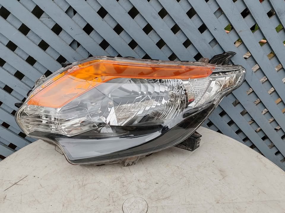 Óptico izquierdo Mitsubishi L200 2016 - 2018