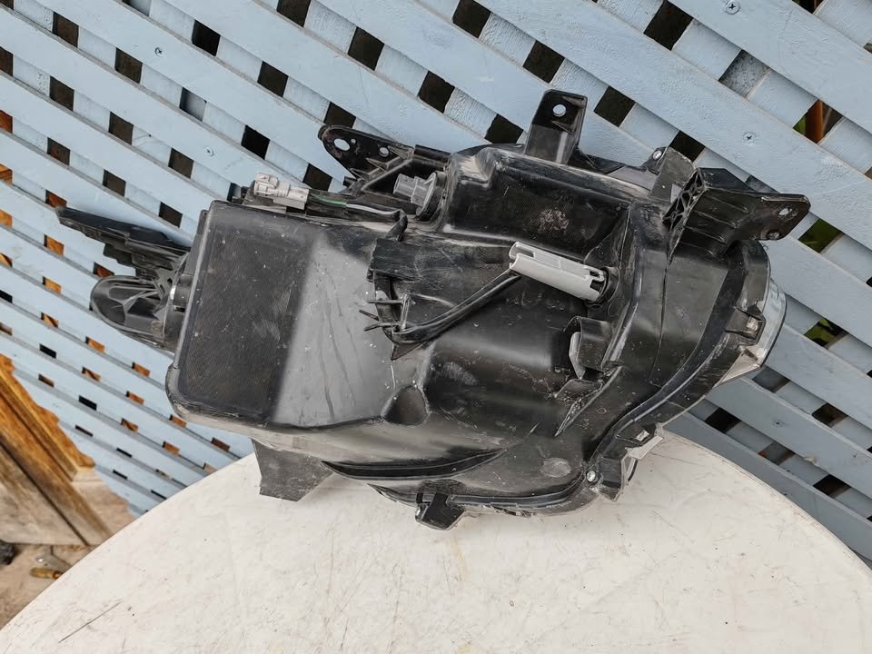 Óptico izquierdo Mitsubishi L200 2016 - 2018 - Imagen 6