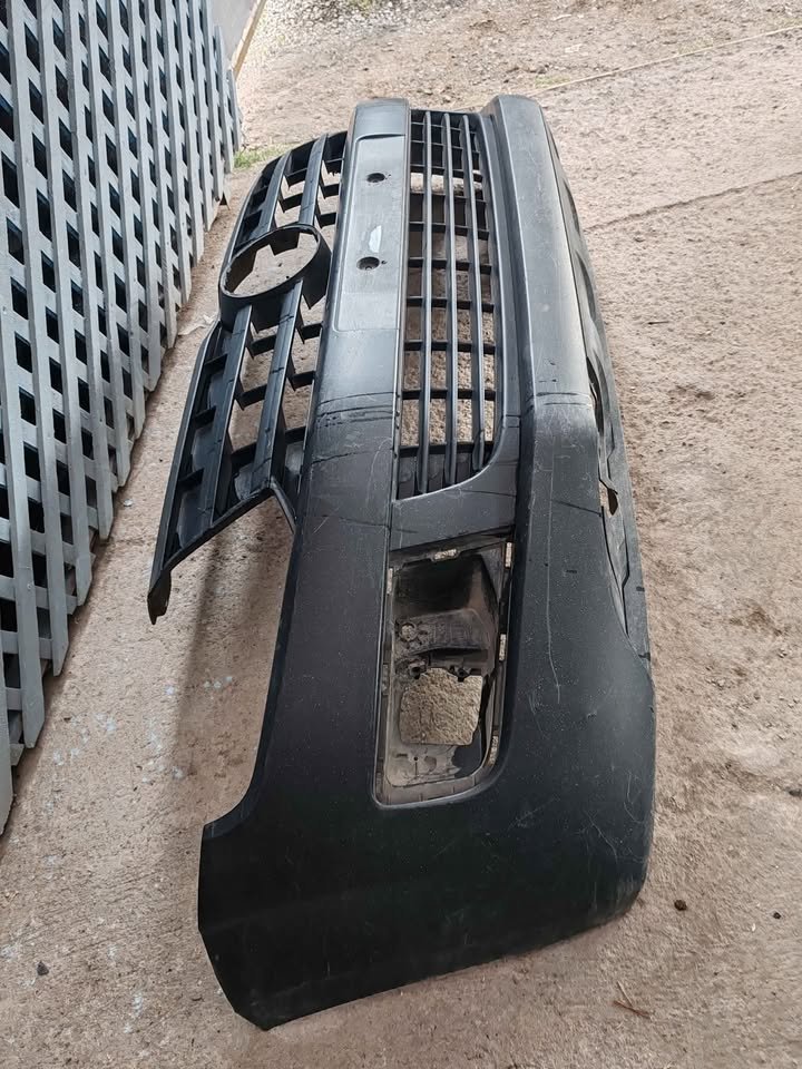 Parachoque delantero Volkswagen Amarok 2010 - 2014 - Imagen 3