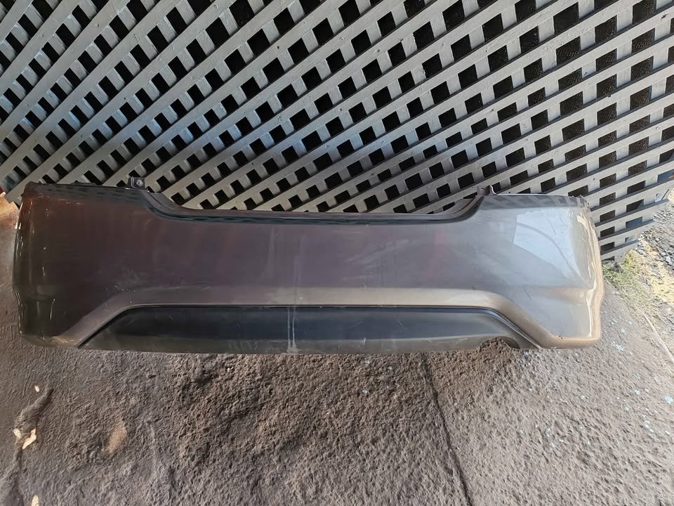 Parachoque trasero Nissan Versa 2016 - 2019