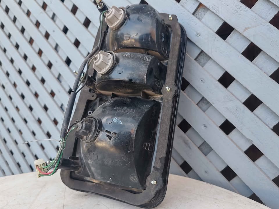 Foco trasero derecho Kia Combi 2000 - 2002 - Imagen 3