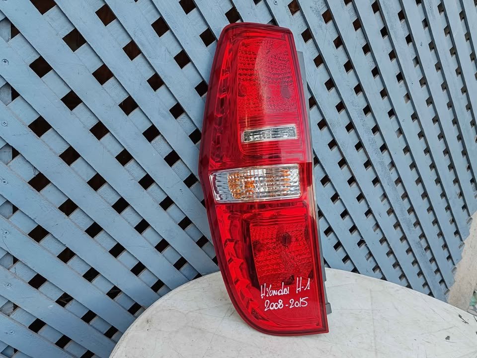 Foco trasero izquierdo Hyundai H1 2008 - 2015 - Imagen 4