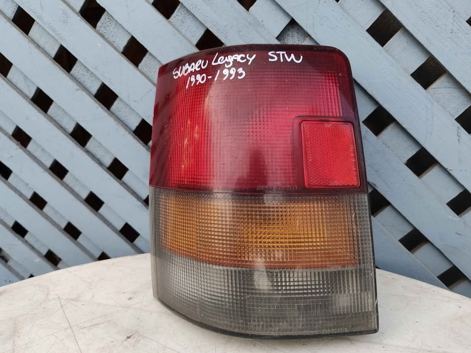 Foco trasero izquierdo Subaru Legacy 1991 - 1993