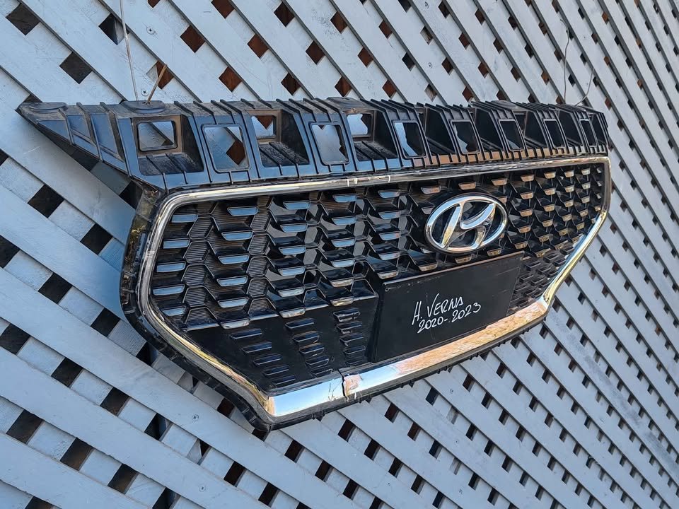Máscara Hyundai Verna 2020 - 2023 - Imagen 4