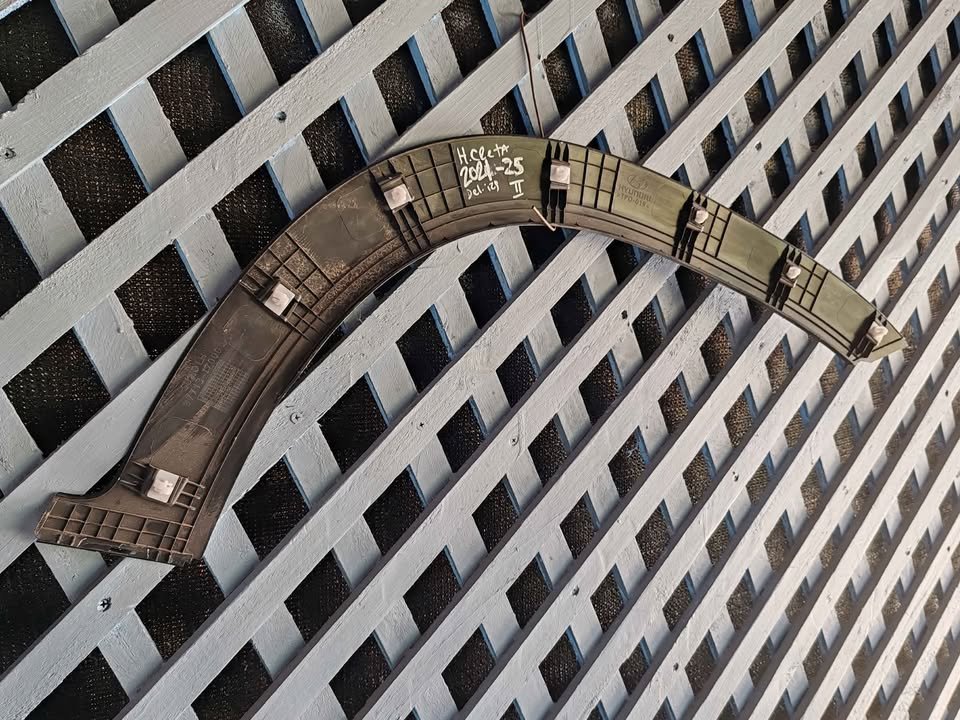 Moldura delantera izquierda Hyundai Creta 2021 - 2024 - Imagen 5