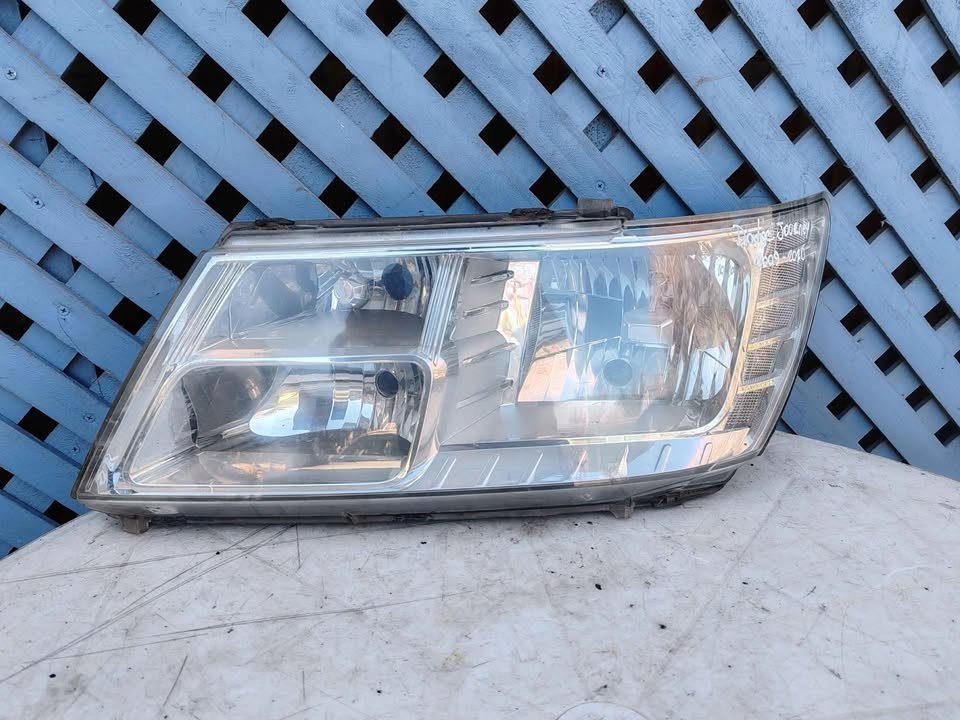 Óptico izquierdo Dodge Journey 2009 - 2020