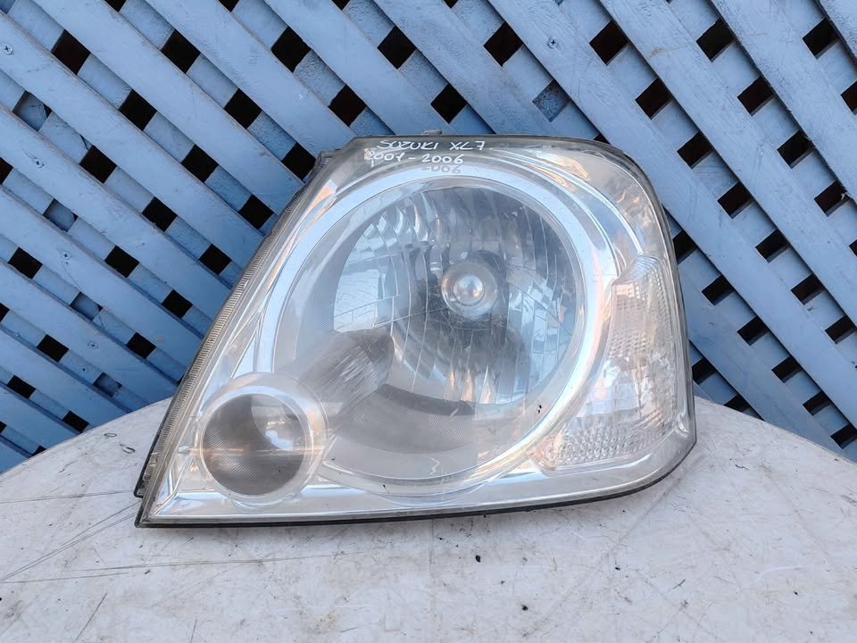 Óptico izquierdo Suzuki XL7 2003 - 2006