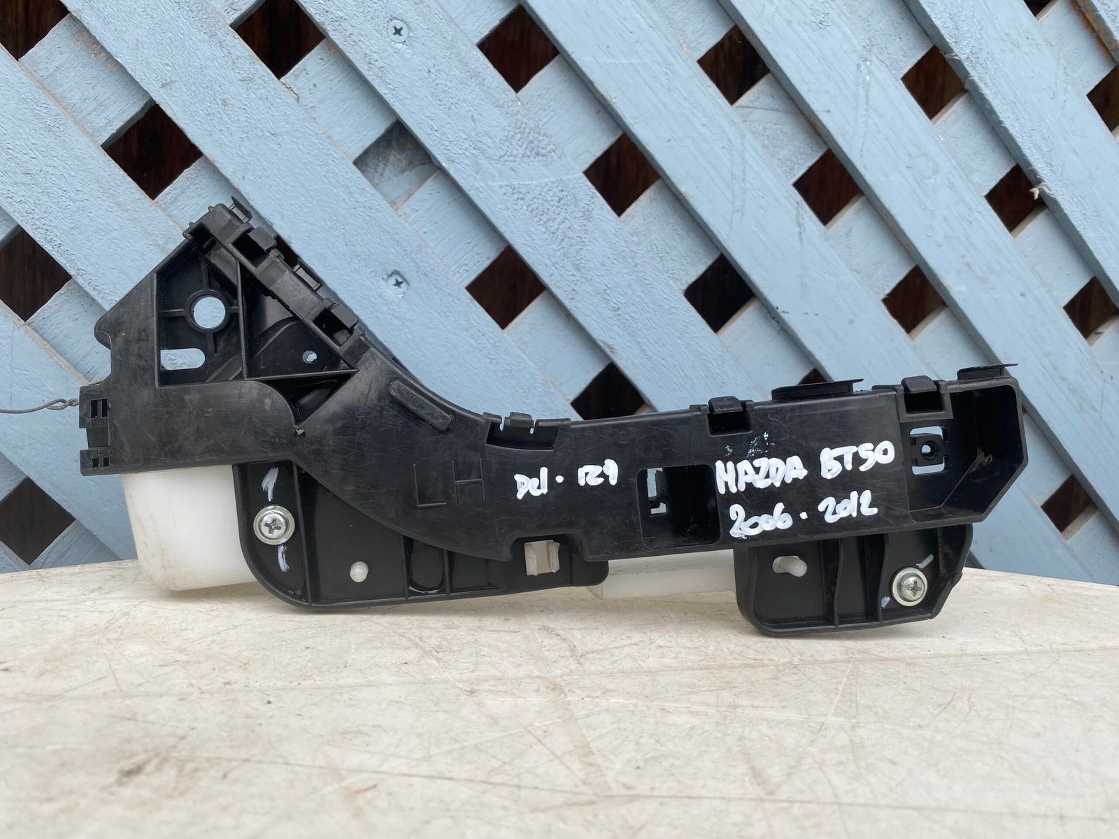 Mensula delantera izquierda Mazda BT50 2006 - 2012