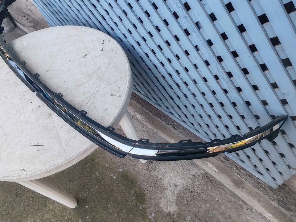 Bisel cromado de parachoque Hyundai Accent 2024 - 2025 - Imagen 6