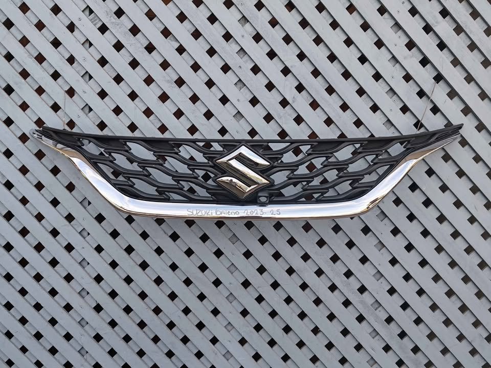 Máscara Suzuki Baleno 2023 - 2025