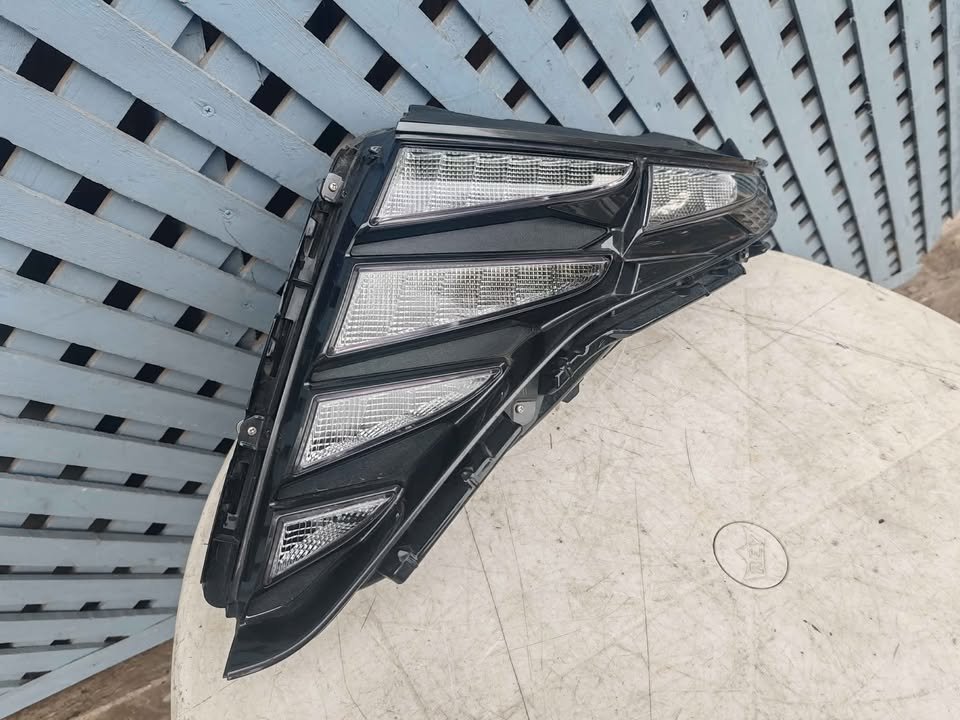 Óptico derecho superior Hyundai Tucson 2022 - 2025 - Imagen 3