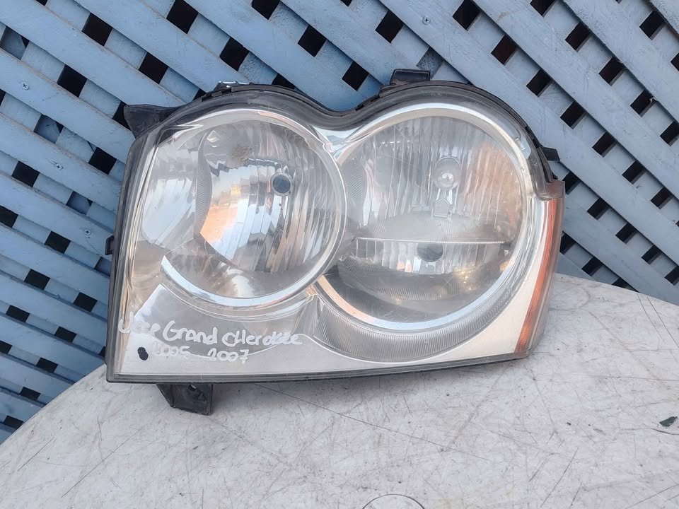 Óptico izquierdo Jeep Grand Cherokee 2005 - 2007