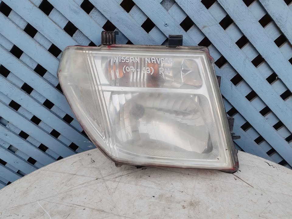 Óptico izquierdo Nissan Navara 2007 - 2013
