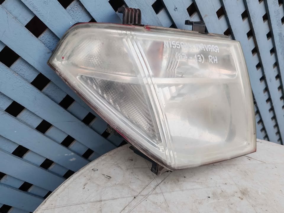 Óptico izquierdo Nissan Navara 2007 - 2013 - Imagen 2