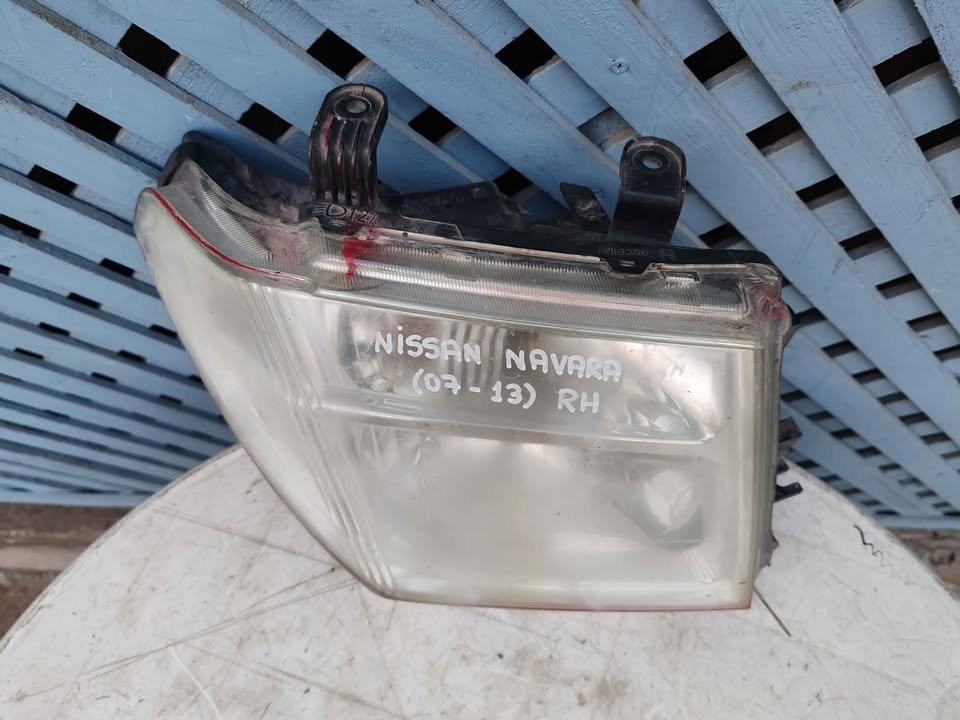 Óptico izquierdo Nissan Navara 2007 - 2013 - Imagen 4