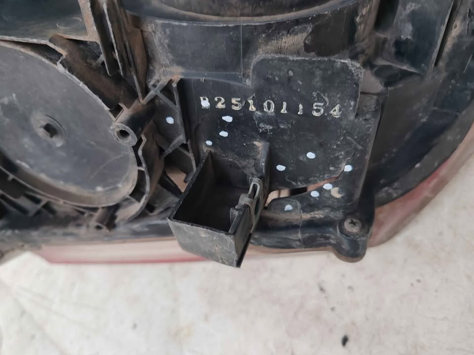 Óptico izquierdo Nissan Navara 2007 - 2013 - Imagen 6