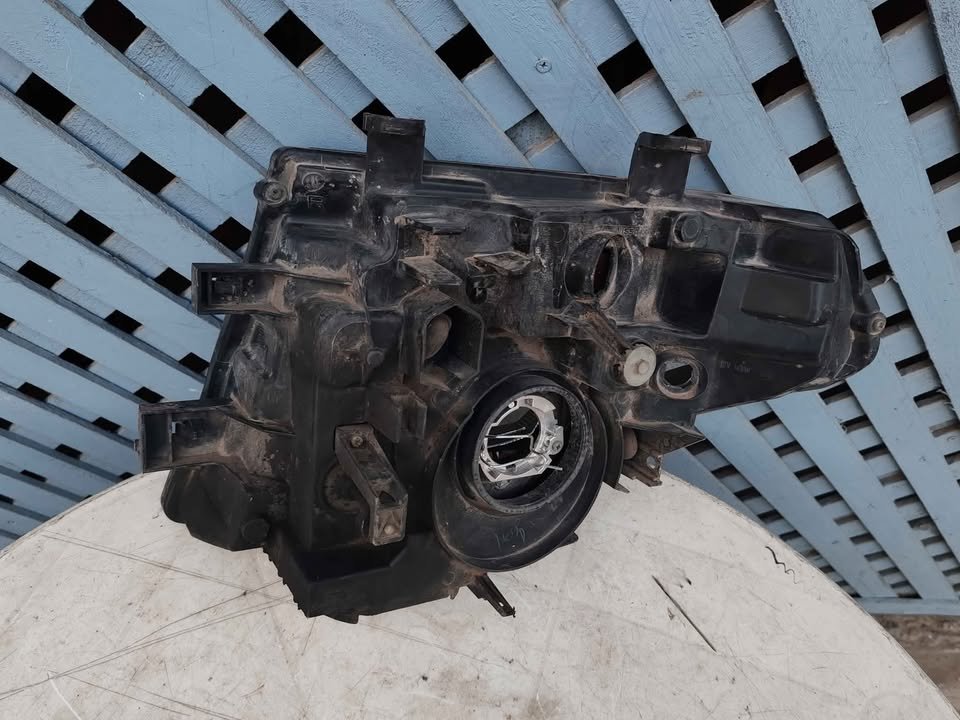 Óptico izquierdo Nissan Navara 2007 - 2013 - Imagen 7
