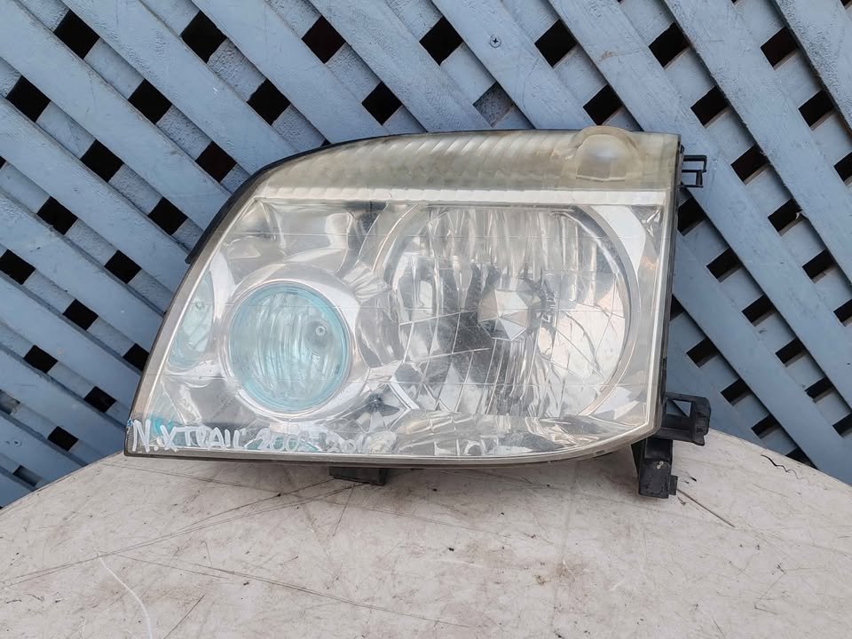 Óptico izquierdo Nissan Xtrail 2002 - 2011