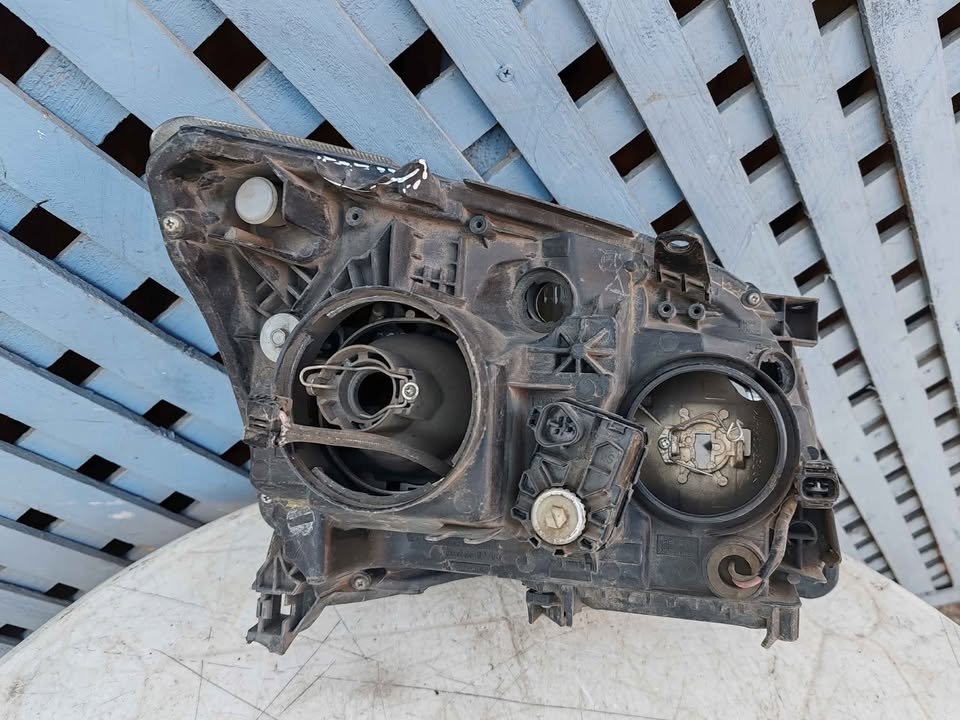 Óptico izquierdo Toyota Avensis 2007 - 2008 - Imagen 8