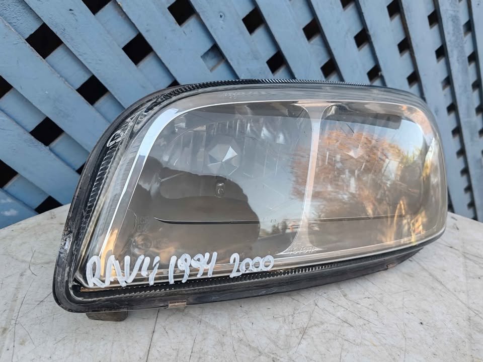 Óptico izquierdo Toyota RAV4 1998 - 2000 - Imagen 2