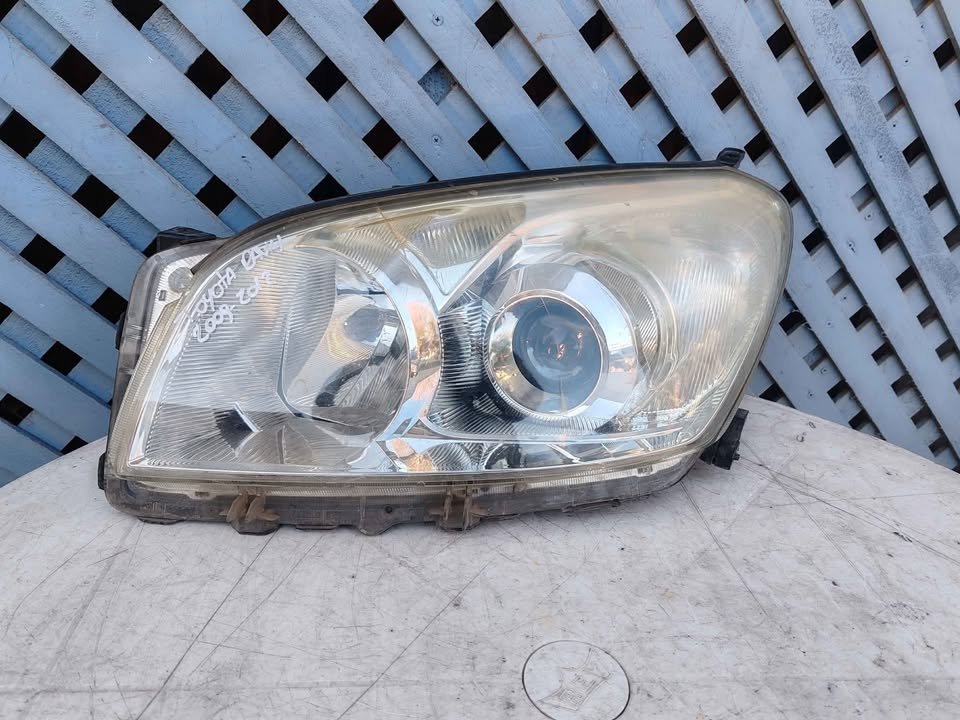 Óptico izquierdo Toyota RAV4 2009 - 2012