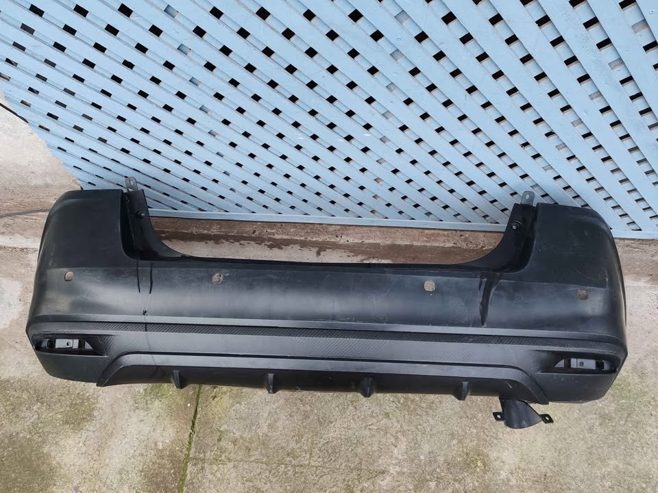 Parachoque trasero Nissan Versa 2020 - 2024