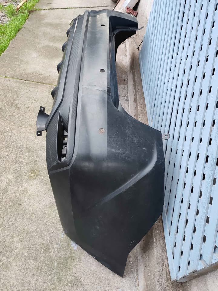 Parachoque trasero Nissan Versa 2020 - 2024 - Imagen 3