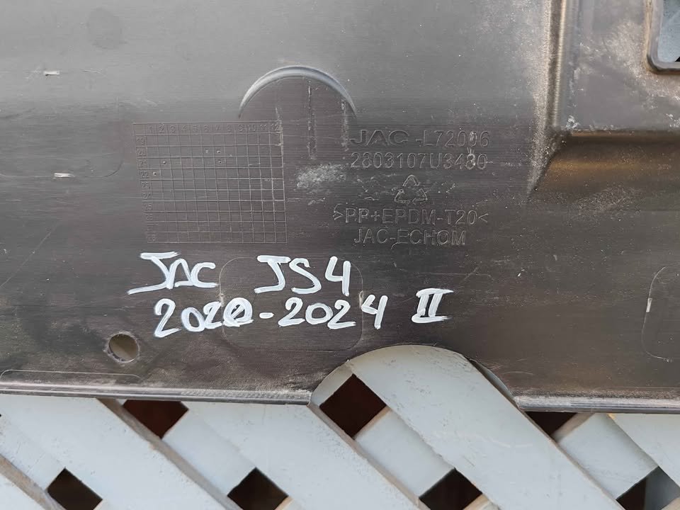 Cubre chapa frontal JAC JS4 2020 - 2024 - Imagen 4