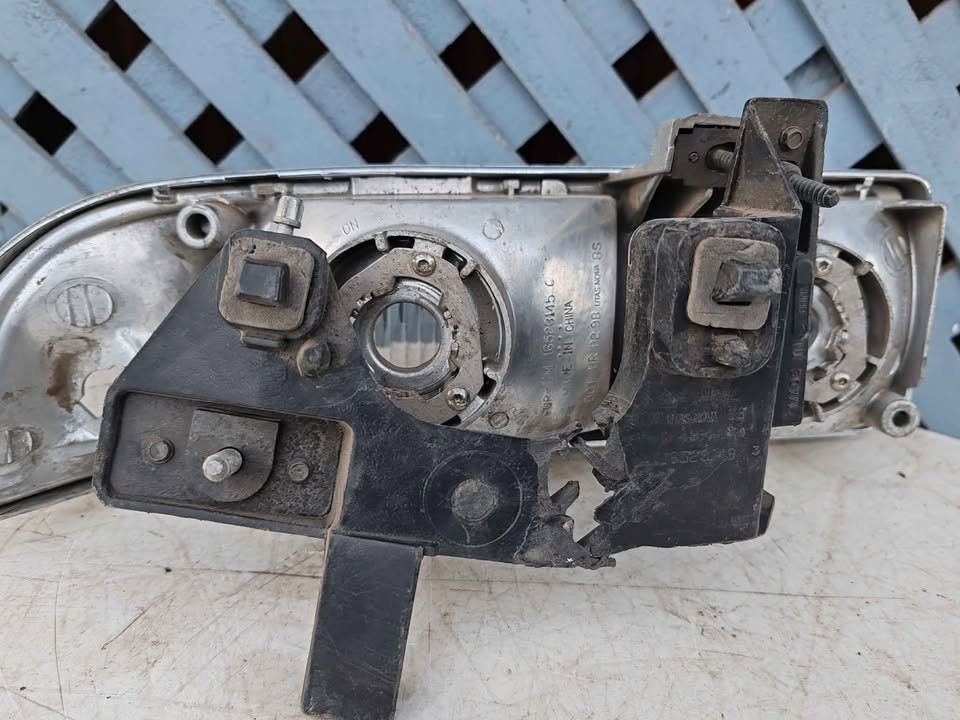 Óptico izquierdo Chevrolet Blazer 1998 - 2003 - Imagen 6