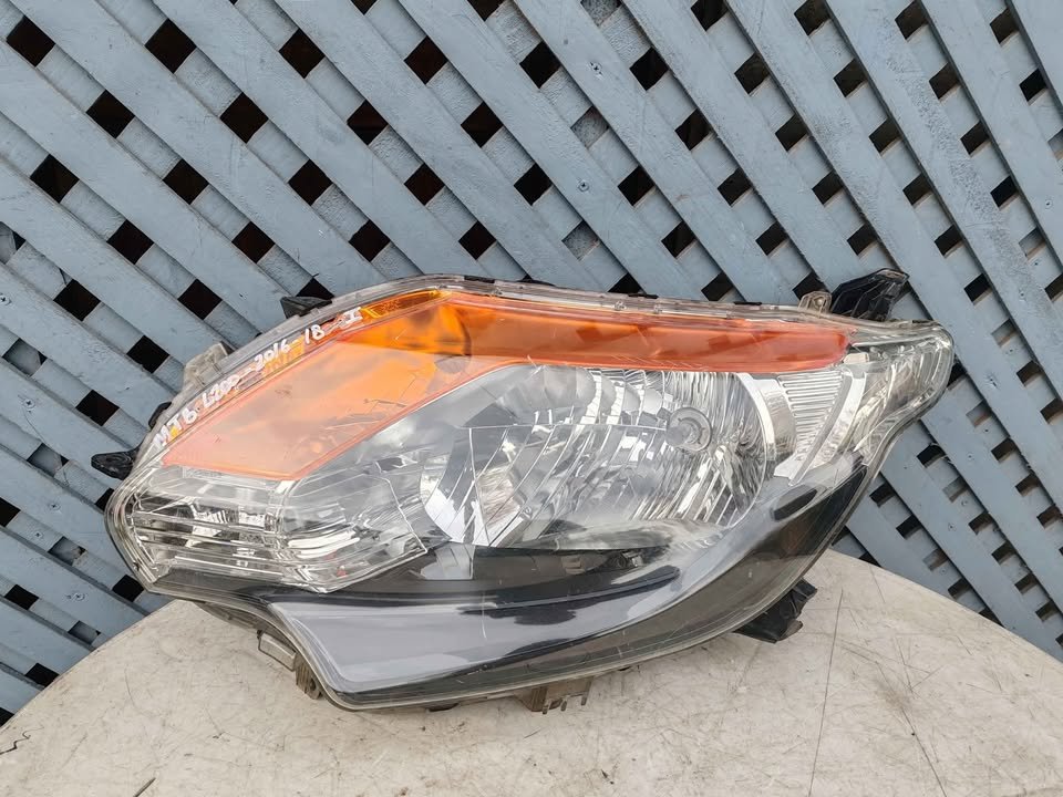 Óptico izquierdo Mitsubishi L200 2016 - 2018