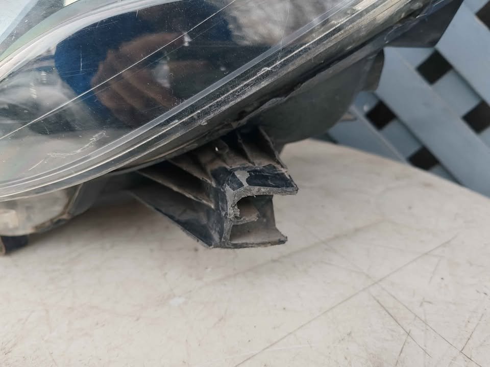 Óptico izquierdo Mitsubishi L200 2016 - 2018 - Imagen 6