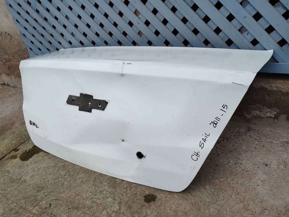 Tapa maleta Chevrolet Sail 2011 - 2016 - Imagen 3