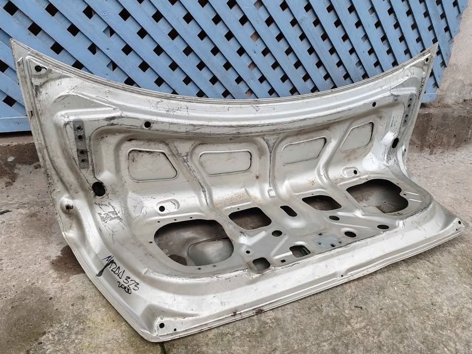 Tapa maleta Mazda 323 1998 - 2002 - Imagen 6