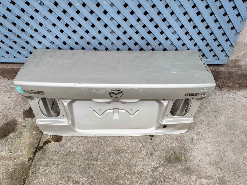 Tapa maleta Mazda 626 1998 - 2003 - Imagen 2