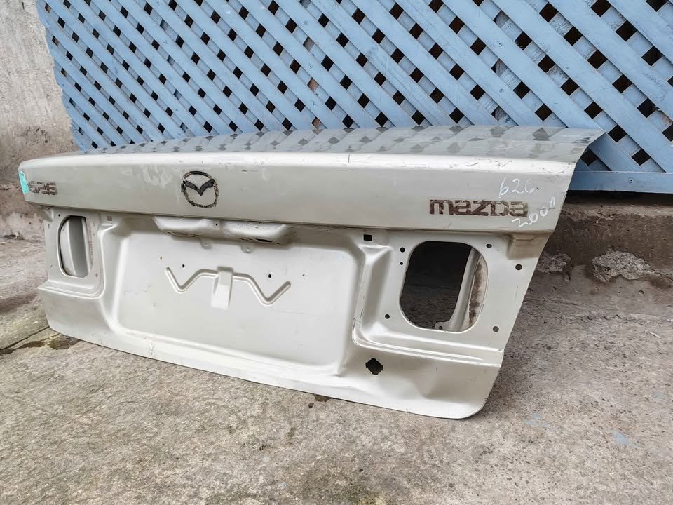 Tapa maleta Mazda 626 1998 - 2003 - Imagen 3