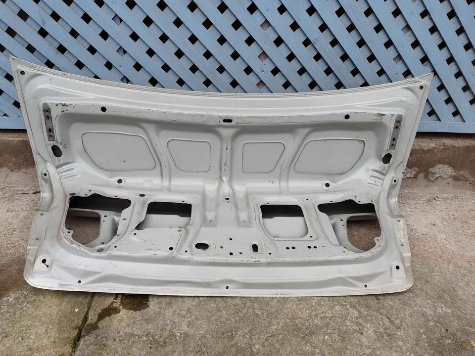 Tapa maleta Mazda 626 1998 - 2003 - Imagen 9