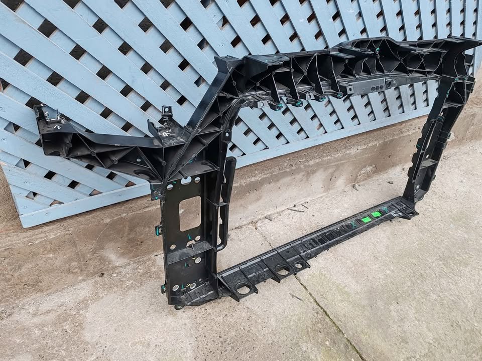 Frontal Mahindra XUV300 2023 - 2025 - Imagen 3