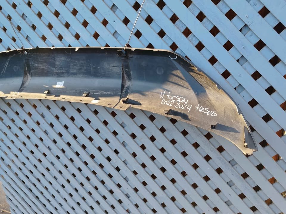 Moldura de parachoque trasero Hyundai Tucson 2022 - 2024 - Imagen 5