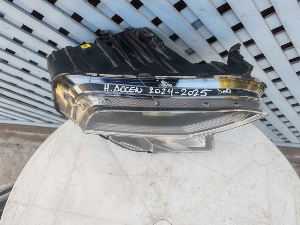 Óptico derecho Hyundai Accent 2024 - 2025 - Imagen 4