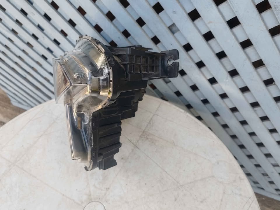 Óptico derecho Hyundai Accent 2024 - 2025 - Imagen 5