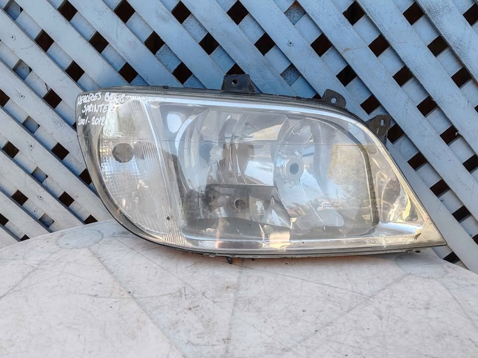 Óptico derecho Mercedes Benz Sprinter 2001 - 2012