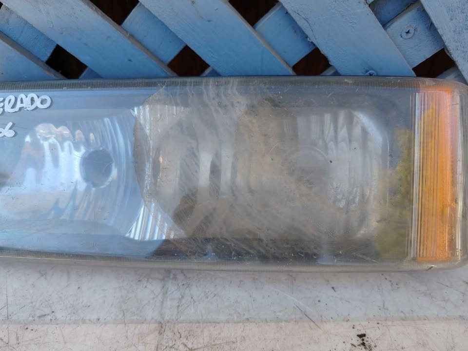 Óptico izquierdo inferior Chevrolet Silverado 2003 - 2006 - Imagen 4