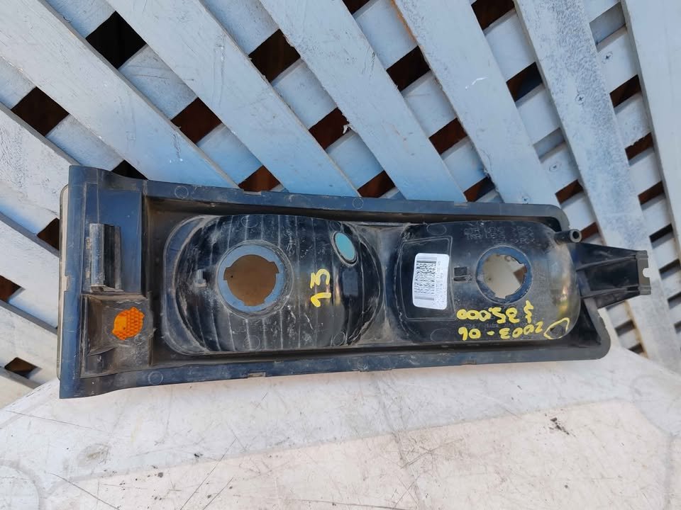 Óptico izquierdo inferior Chevrolet Silverado 2003 - 2006 - Imagen 5