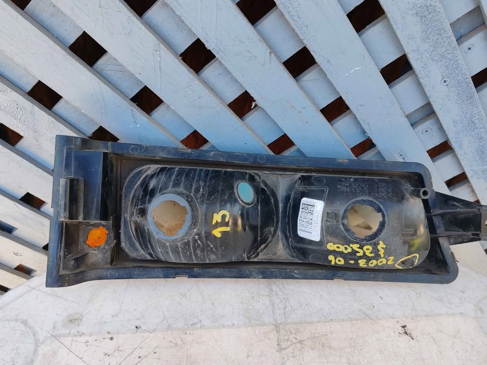 Óptico izquierdo inferior Chevrolet Silverado 2003 - 2006 - Imagen 8
