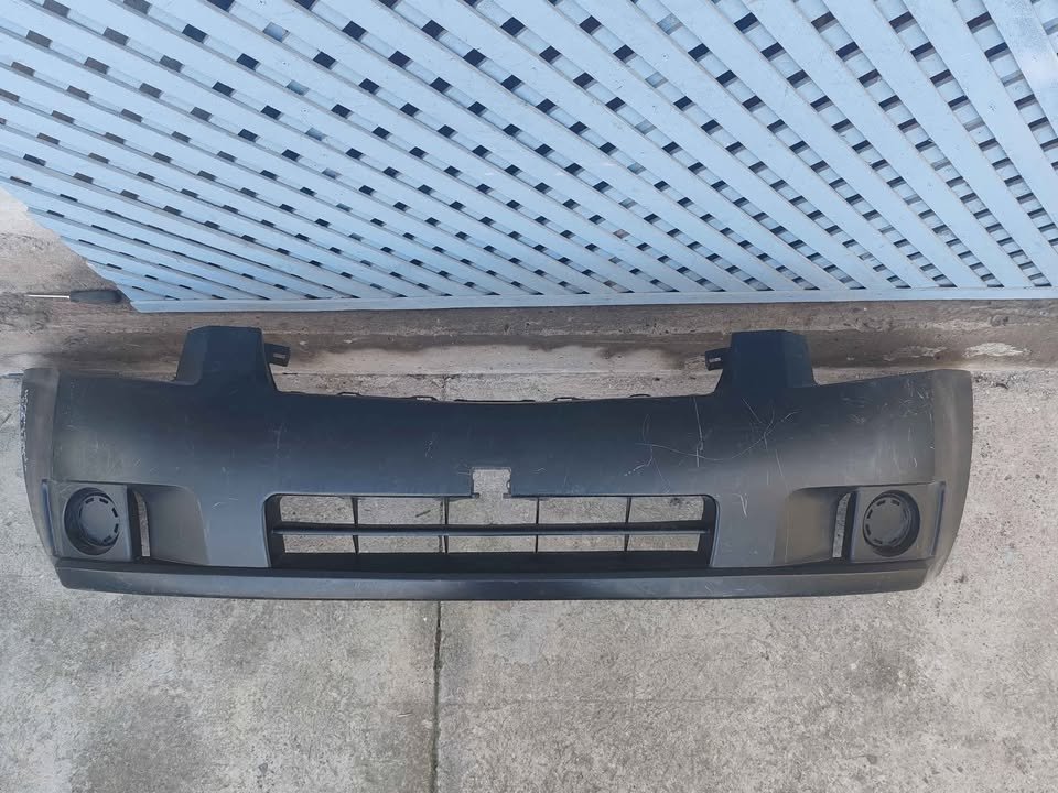 Parachoque delantero Nissan Sentra 2008 - 2009