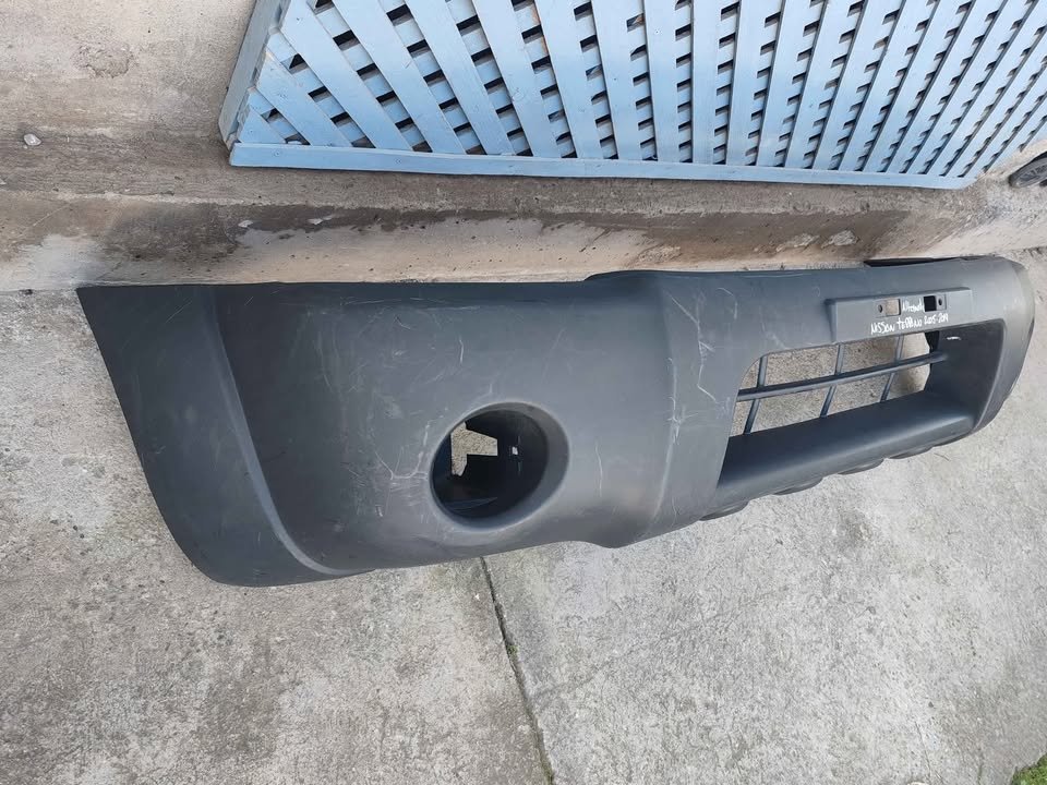 Parachoque delantero Nissan Terrano 2005 - 2014 - Imagen 3
