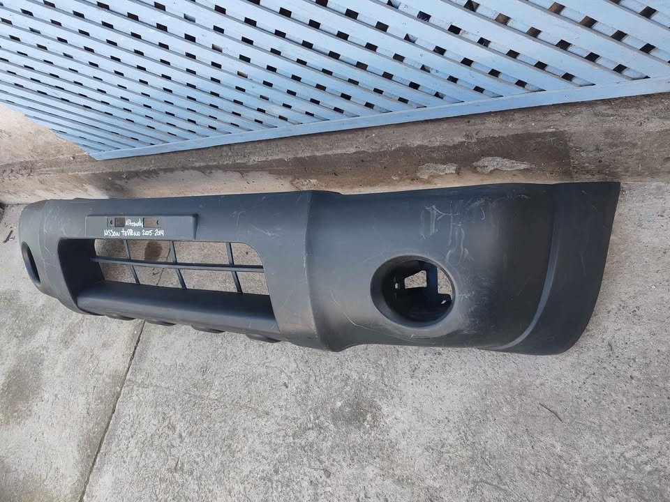 Parachoque delantero Nissan Terrano 2005 - 2014 - Imagen 4
