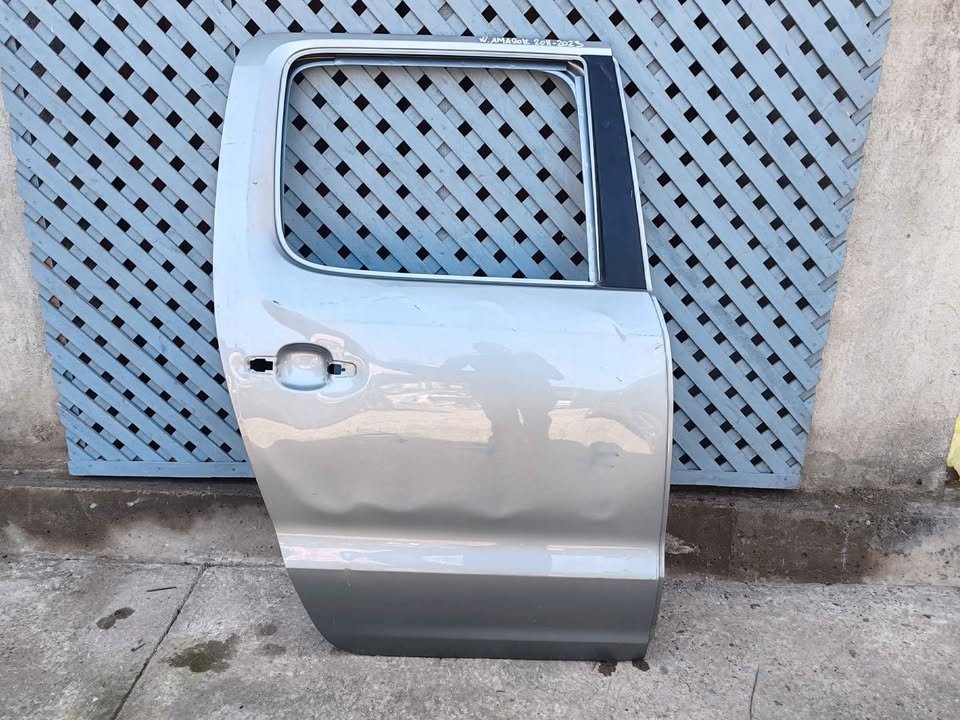 Puerta trasera derecha Volkswagen Amarok 2011 - 2023