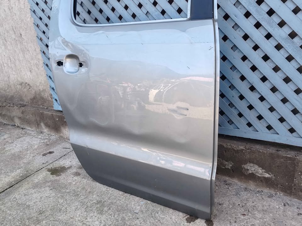 Puerta trasera derecha Volkswagen Amarok 2011 - 2023 - Imagen 2