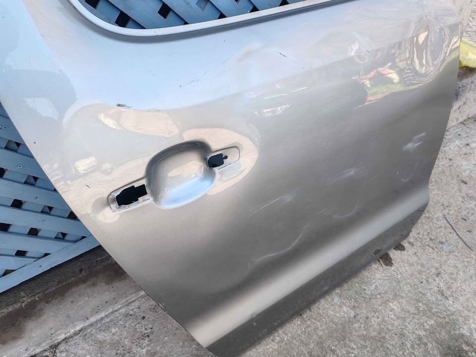 Puerta trasera derecha Volkswagen Amarok 2011 - 2023 - Imagen 5